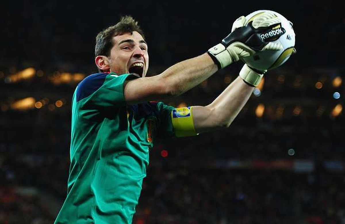 Iker Casillas - Thủ môn số 1 của Real Madrid và đội tuyển Tây Ban Nha, với nhiều danh hiệu cao quý.