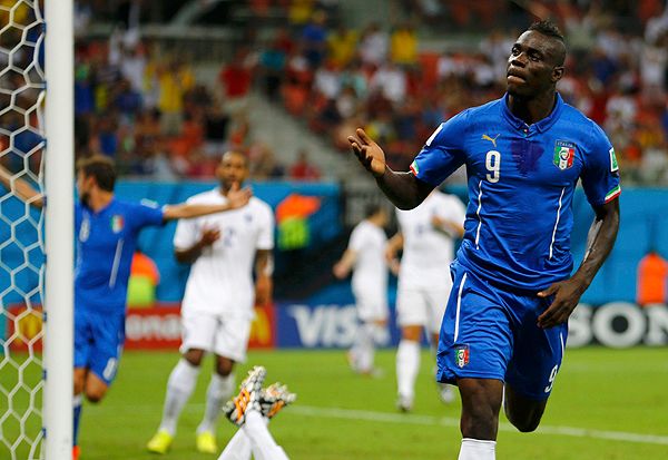 Ngựa chứng Balotelli từng là niềm hy vọng số 1 ở hàng công Italia trong trận vòng bảng World Cup 2014.